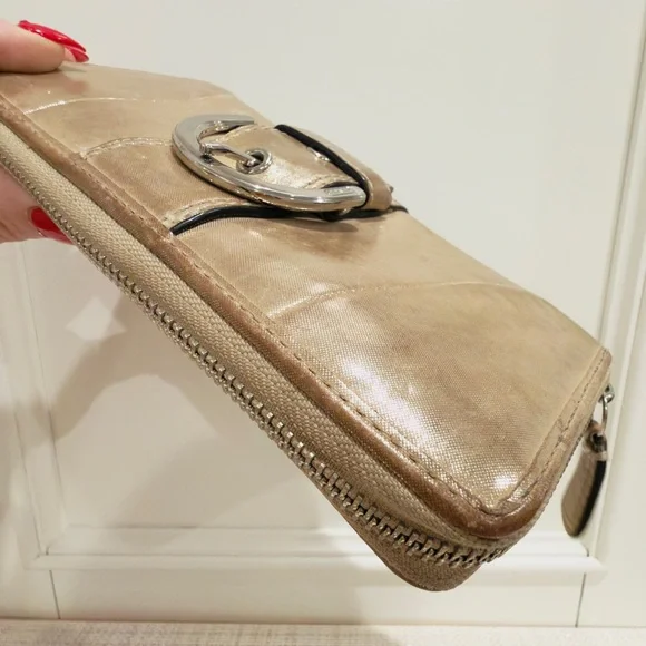 ✨👝 Coach Soho Gold Shimmery Zip Around Long Wallet with Buckle Detail - Picture 5 of 16